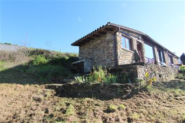 Farm with house in shale, great sun exposure, to confront with stream and with approximately 1 ha, a