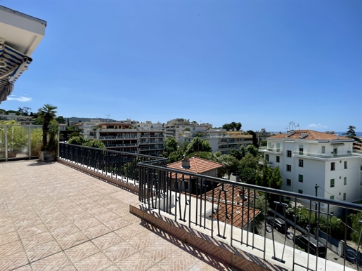 Coeur Cimiez - Atypical Apartment on the Top Floor with Terrace and Panoramic Sea and City View