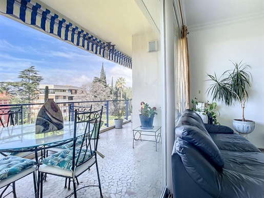 Nice Coeur Cimiez - Piacevole trilocale su un piano alto con terrazza, vista mare e giardino