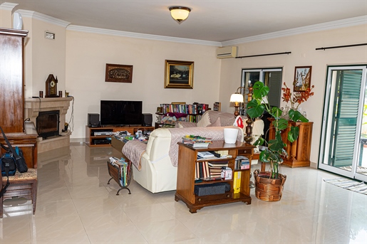 Excellent 3 bedroom villa in gated community with 24 degree security