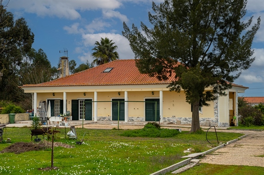Excellent 4 bedroom villa with 238 m2 on a plot of 5100 m2, in great