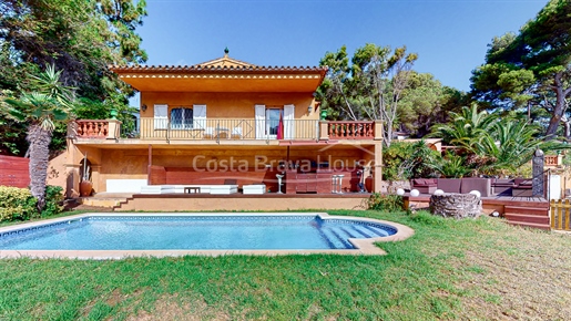 Casa de ensueño en la playa Sa Riera de Begur: cerca del mar, con piscina y espacios para disfrutar