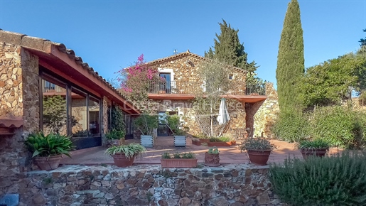 Acogedora casa de campo renovada con gusto en venta en Montrás