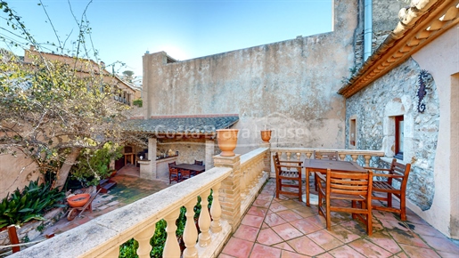 Casa rústica reformada en venta en Begur, Costa Brava 220m² con patio terraza