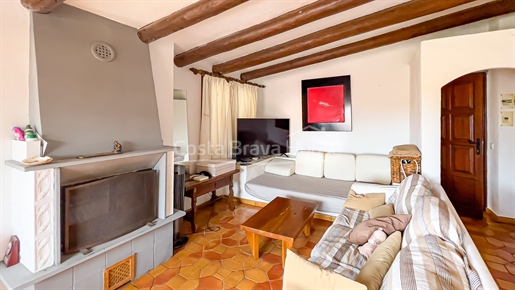 Apartment in the center of Begur, 2 min walk from the square, with easy access to the area's beaches