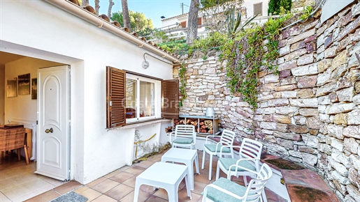 Individual cottage-style apartment for sale in La Borna, Begur. Comfort and Privacy