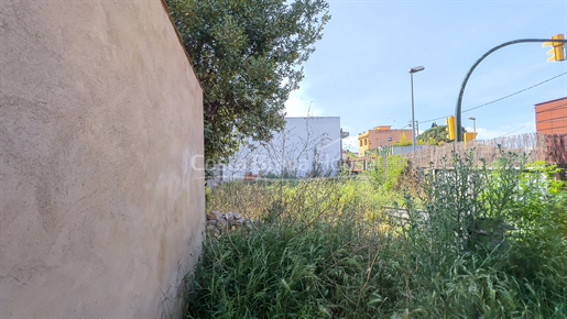 Stone village house in Corçà, Baix Empordà, with garden and renovation potential