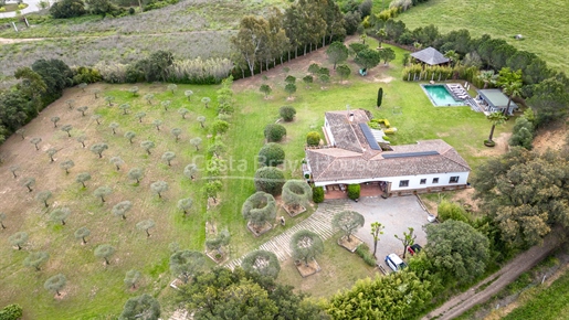 Luxuriöse Finca von 2 Hektar zum Verkauf an der Costa Brava mit Swimmingpool und Gärten, mit Aktivi