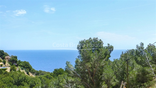 Exklusives Grundstück zum Verkauf in Tamariu, Costa Brava: Meer- und Bergblick