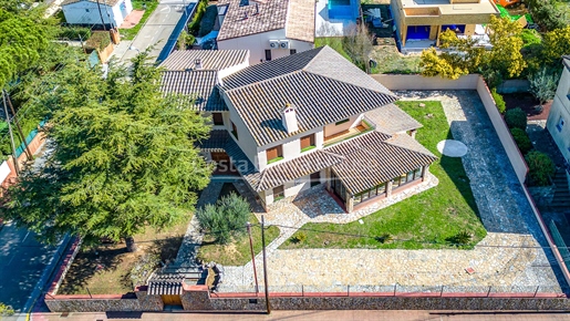 Villa exclusive à Calella de Palafrugell avec jardin, à seulement quelques minutes à pied de la plag