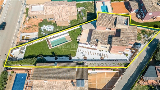 Chalet de luxe neuf à Vall llobrega avec jardin et piscine privée. Meublé et équipé.