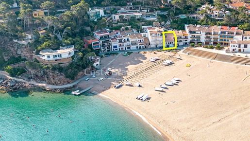 House on the seafront on the Sa Riera beach in Begur. Brand new renovated with luxury finishes