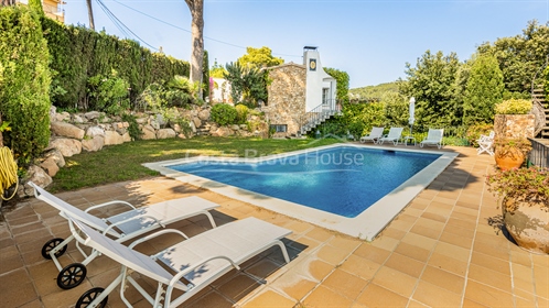 Maison méditerranéenne avec jardin et piscine à vendre à Llafranc, à quelques minutes de marche de l