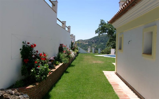 Villa, Casares