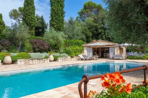 Proche Valbonne - Magnifique propriété avec piscine