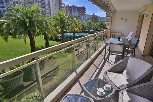 Sole Agent - Mandelieu Cannes Marina - Mooi appartement met 2/3 slaapkamers en een groot terras met