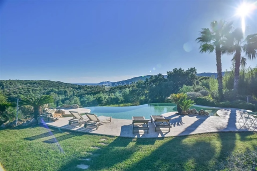 Sole Agent - In the hinterland of Cannes - Beautiful property with pool and panoramic views towards