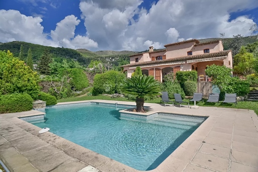 Eneste agent - Tourrettes-sur-Loup - Villa med smuk udsigt og pool. Rolige omgivelser kun 700 meter