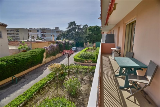 Exclusivite - Juan Les Pins - 4 pièces traversant avec terrasse et parking - Calme - proche plages