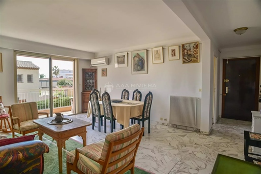 Sole Agent - Juan Les Pins - 4-room apartment with terrace. Walking distance to the beach