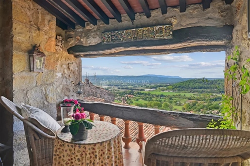 Exclusivité - Callian - Belle maison de village avec terrasse couverte et vue panoramique