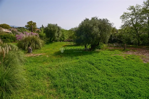 Sole Agent - Roquefort Les Pins - Colombier sector - beautiful plot of land of 2749m²