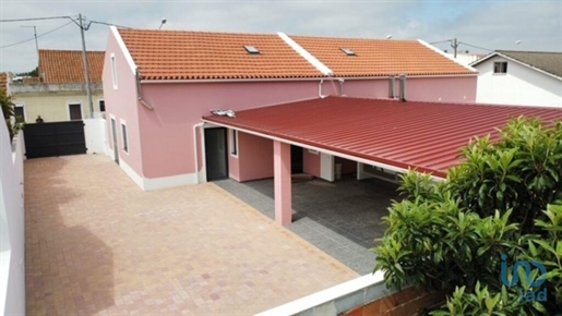 Traditionelles Haus in Marinha Grande, Leiria