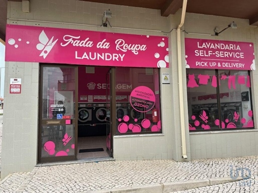 Shop / Commercial Establishment in Vieira de Leiria with 60,00 m²