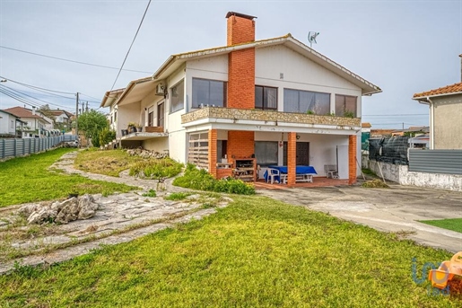 Casa tradicional T4 em Leiria de 238,00 m²