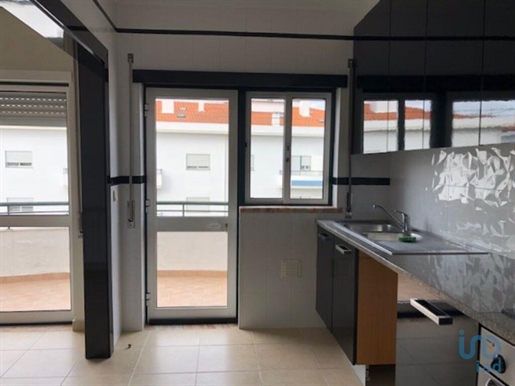 Apartment with 2 Rooms in Leiria with 87,00 m²