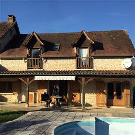 Five Bedroom Stone Farm House 1.5 miles from Sarlat