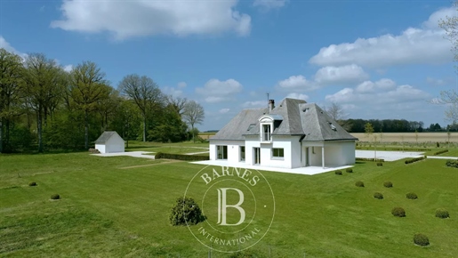 Perche sud, 1h30 from Paris, area of 20 hectares with pond and contemporary house of about 250m².