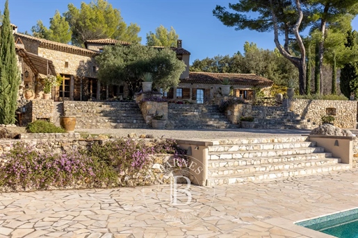 Exclusive - Flayosc - Exceptional property - 20 ha forest estate with beautiful 270 m² stone residen