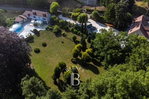 Sole Agent - Montchauvet (78) - Property 480 m² - Park 7 ha - Swimming pool
