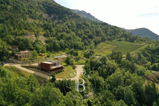 Barnes - Drôme Provençale - Domaine d'exception de 214 hectares avec 600 m² de bâti dans le massif d