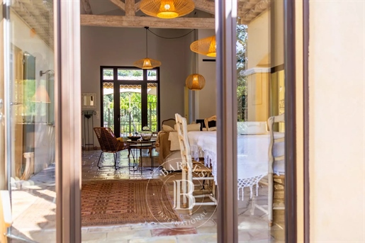 Cotignac – Villa provençale – Belle maison avec piscine et dépendance sur le terrain de 4000 m²