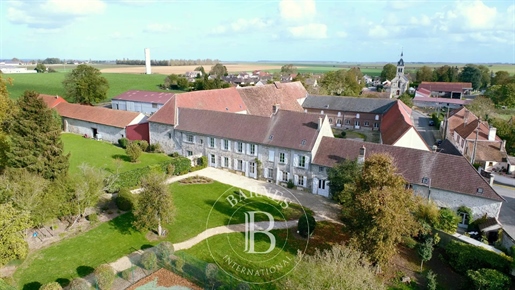 Chèvreville (60) - Farmhouse - Outbuildings