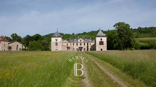 Clairac - Rives Du Lot – Chateau A Renover –