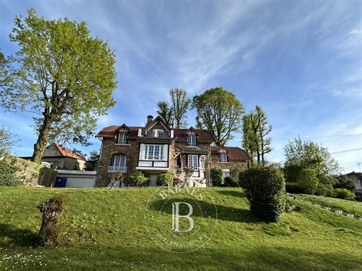 Exclusive listing - Villebon-sur-Yvette (91) - 270 m² property - Perfect condition