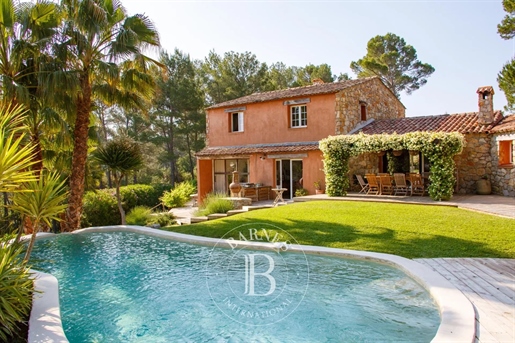 Lorgues - Provencal property - Villa of 300 m² with guest house and two swimming pools on 6,500 m² o