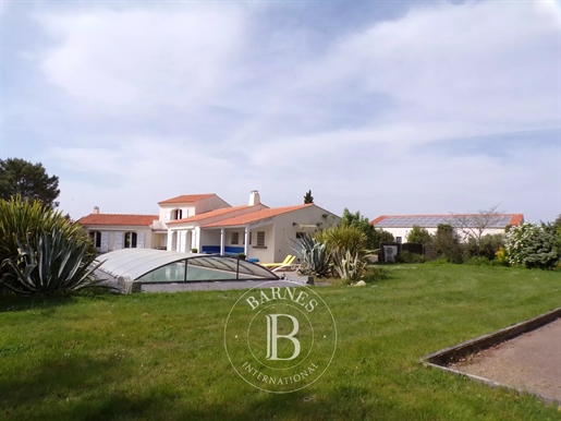 Les Sables d'Olonne - Property of 1.9ha at 10min from the coast