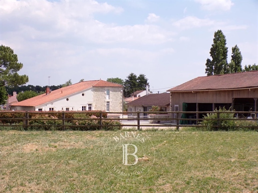 Vendée - Equestrian property with stone house, outbuildings and 6ha