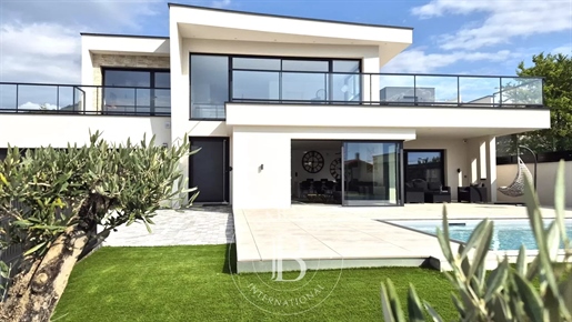Proche A75 - Maison d’architecte 190 m² - Piscine avec vue panoramique