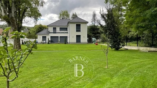 Le Val Saint Germain (91530) - Recent house with heated pool - Land bordered by a river