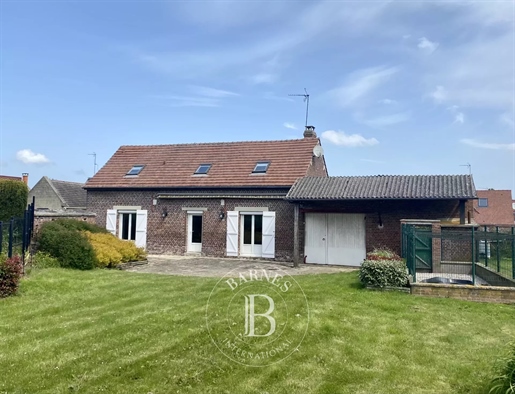 Oise - Red brick country house - Completely Renovated