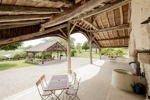 Périgord - Belle ferme rénovée proche de Bergerac très au calme, 7 chambres, espace de reception, gi
