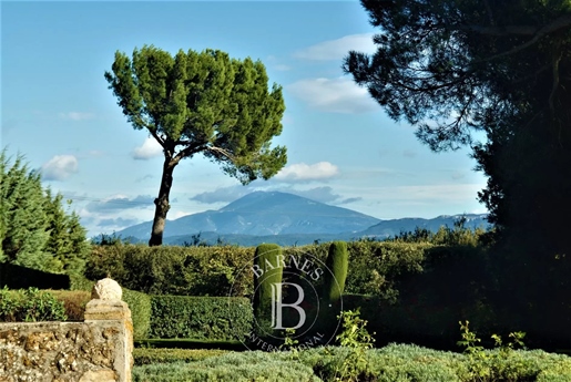Barnes - Provenzalisches Bauernhaus in einem wunderschön angelegten Garten - Blick auf den Mont Ven