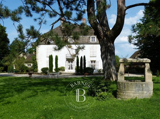 Saone et Loire -Bourgeois house -park of 2,3 ha