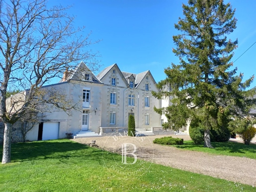 Exclusivité - Vienne - Maison de maître XIXe - Terrain 1.9 hectares