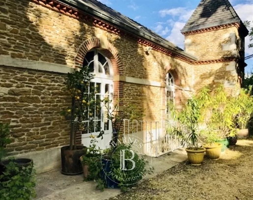 Givry - Mansion - Park, swimming pool and outbuildings